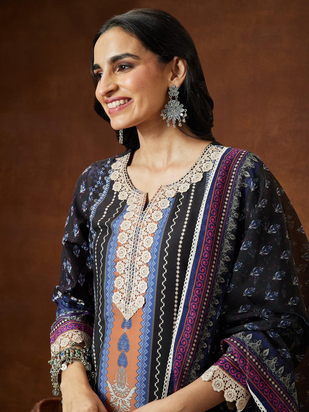 Janasya Women's Black Cotton Blend Printed Straight Kurta Set