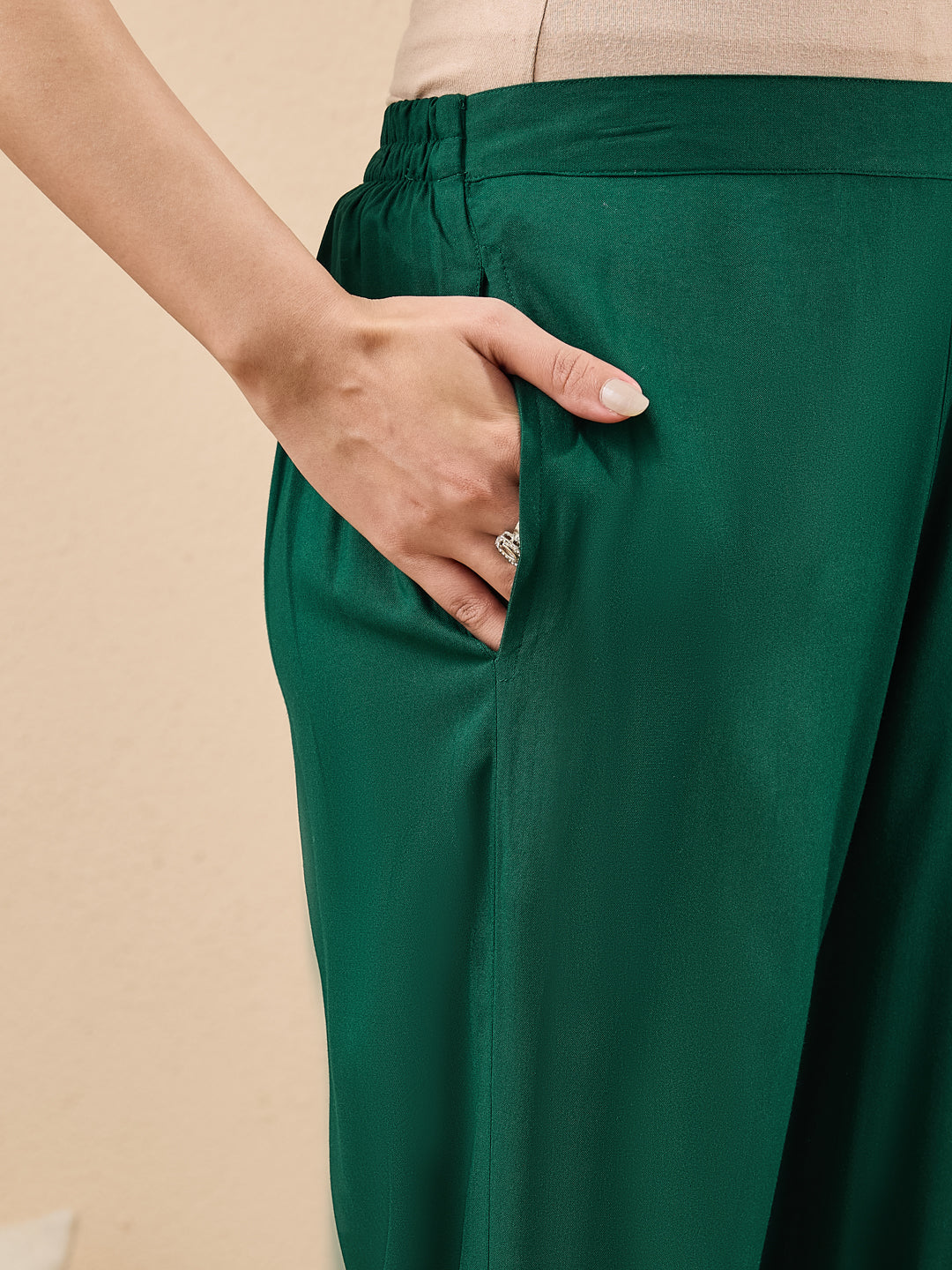 Janasya Women's Green Rayon Solid Straight Co-ord Set