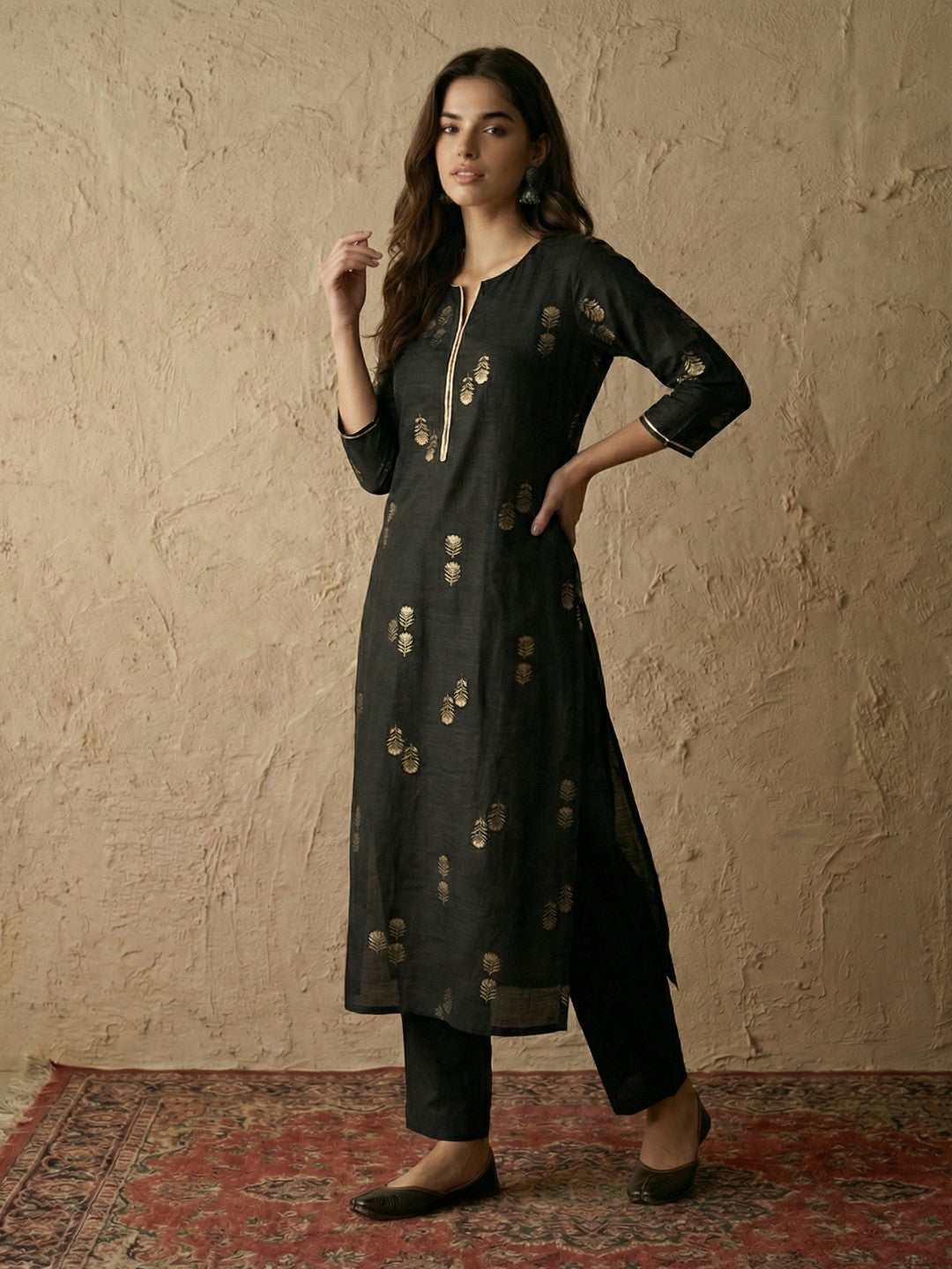 Janasya Women's Black Silk Blend Foil Printed Straight Kurta