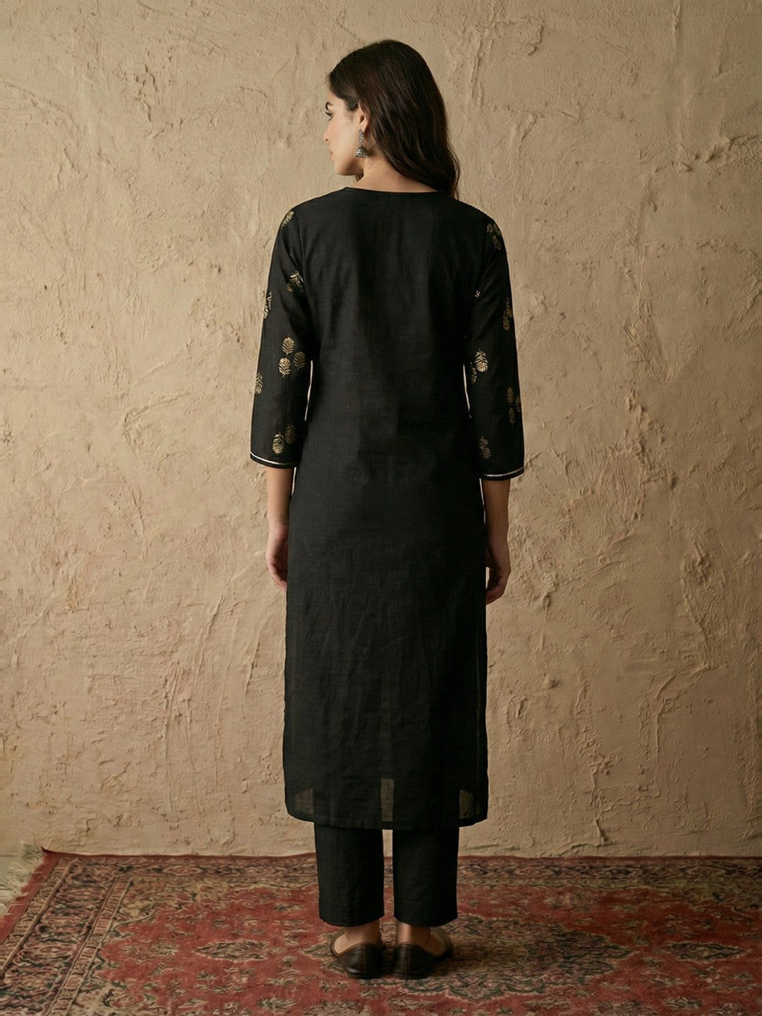 Janasya Women's Black Silk Blend Foil Printed Straight Kurta
