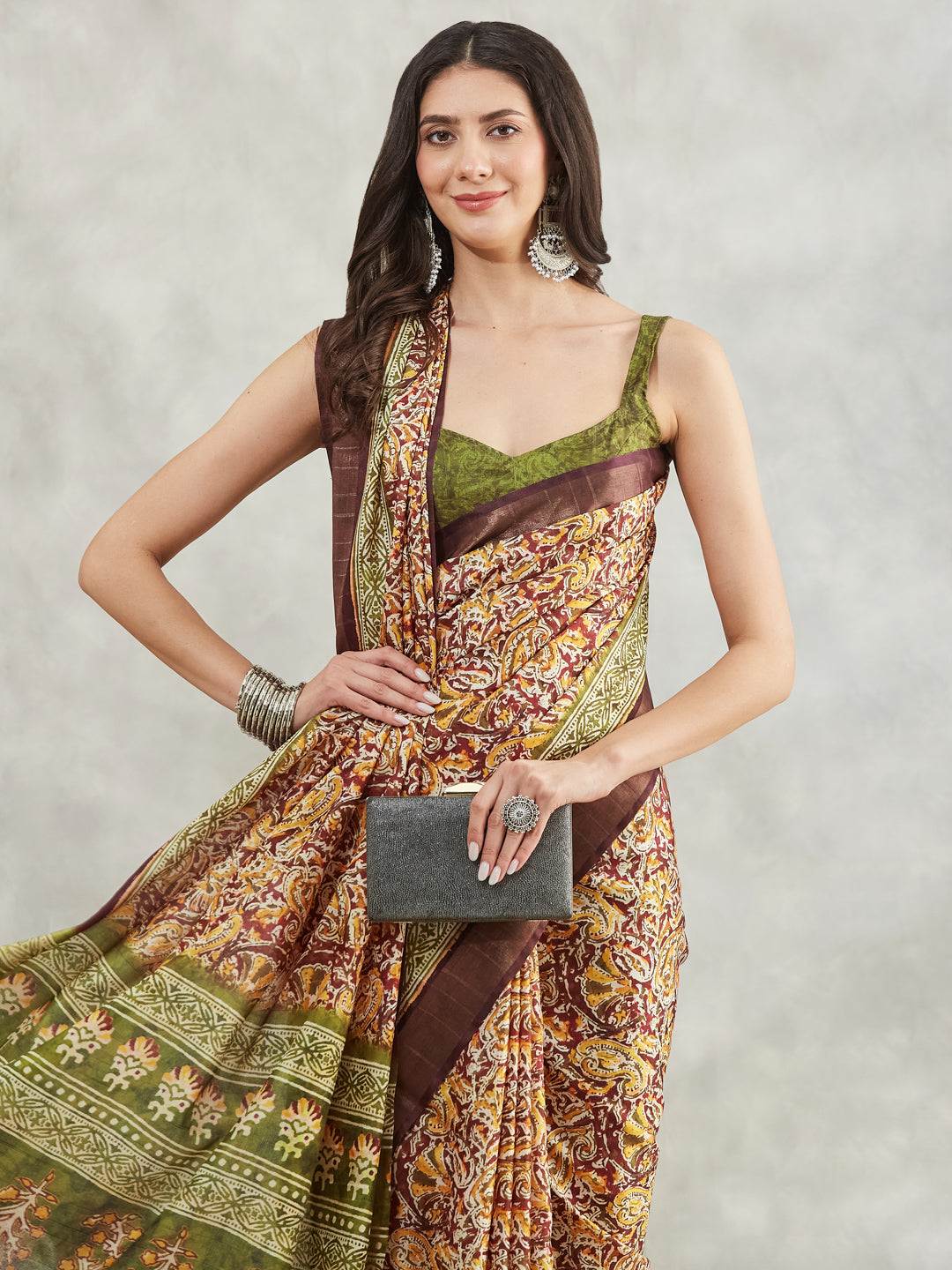 Janasya Women's Burgundy Silk Blend Paisley Printed Printed Saree with Blouse Piece