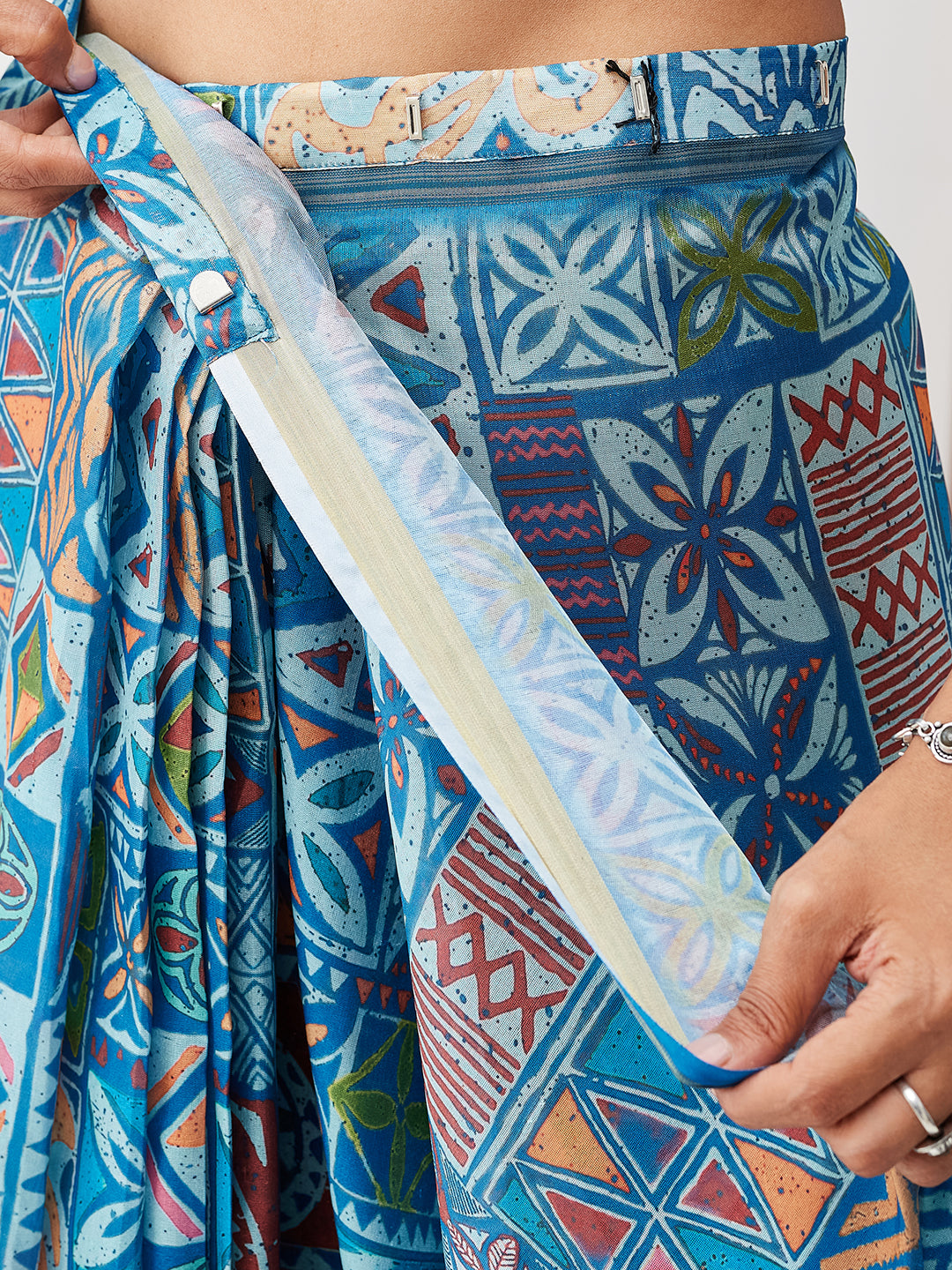 Janasya Women's Blue Silk Blend Ready To Wear Geometric Printed Saree with Unstitched Blouse