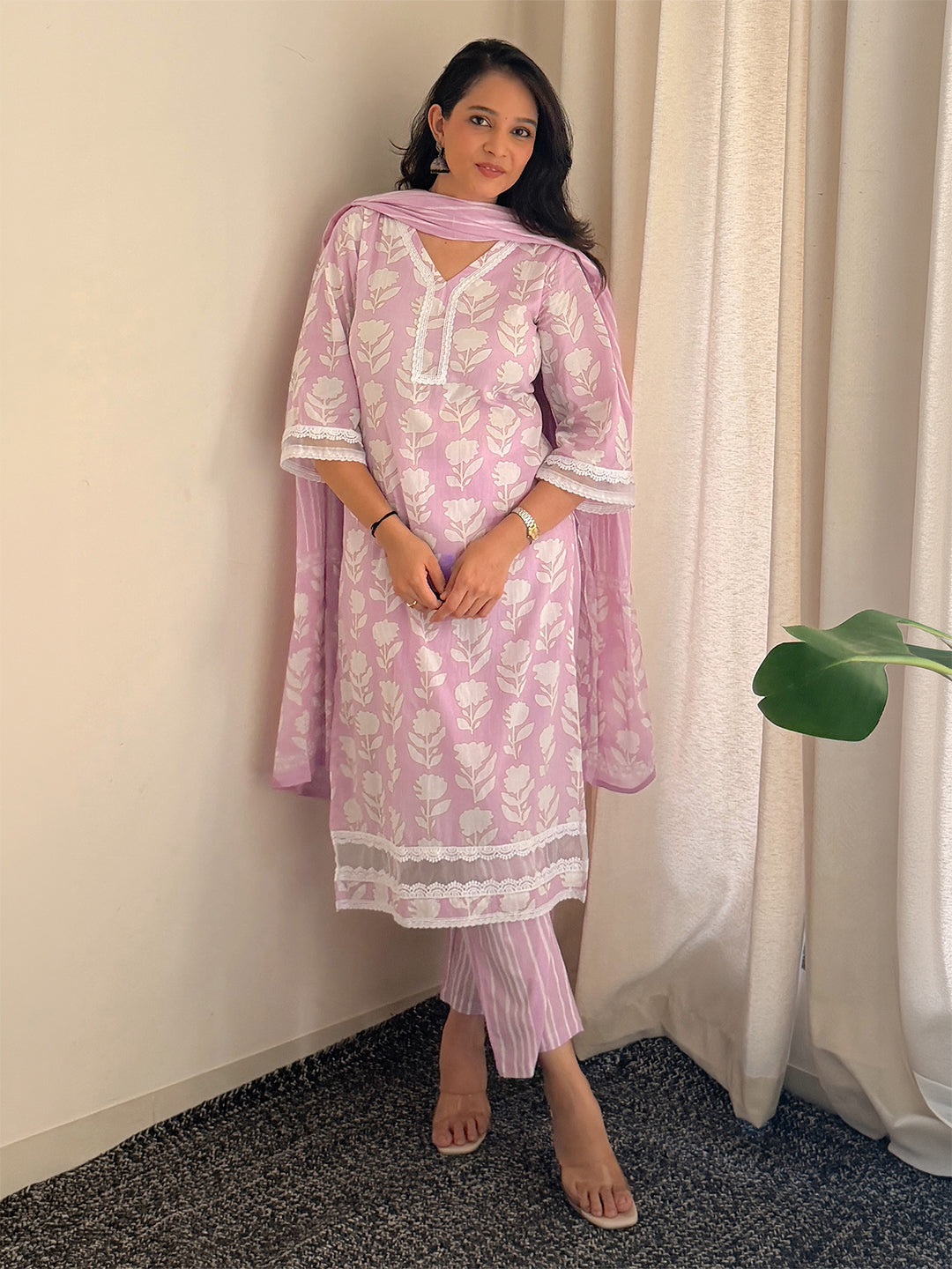 Janasya Women's Lavender Pure Cotton Floral Printed Straight Kurta Set