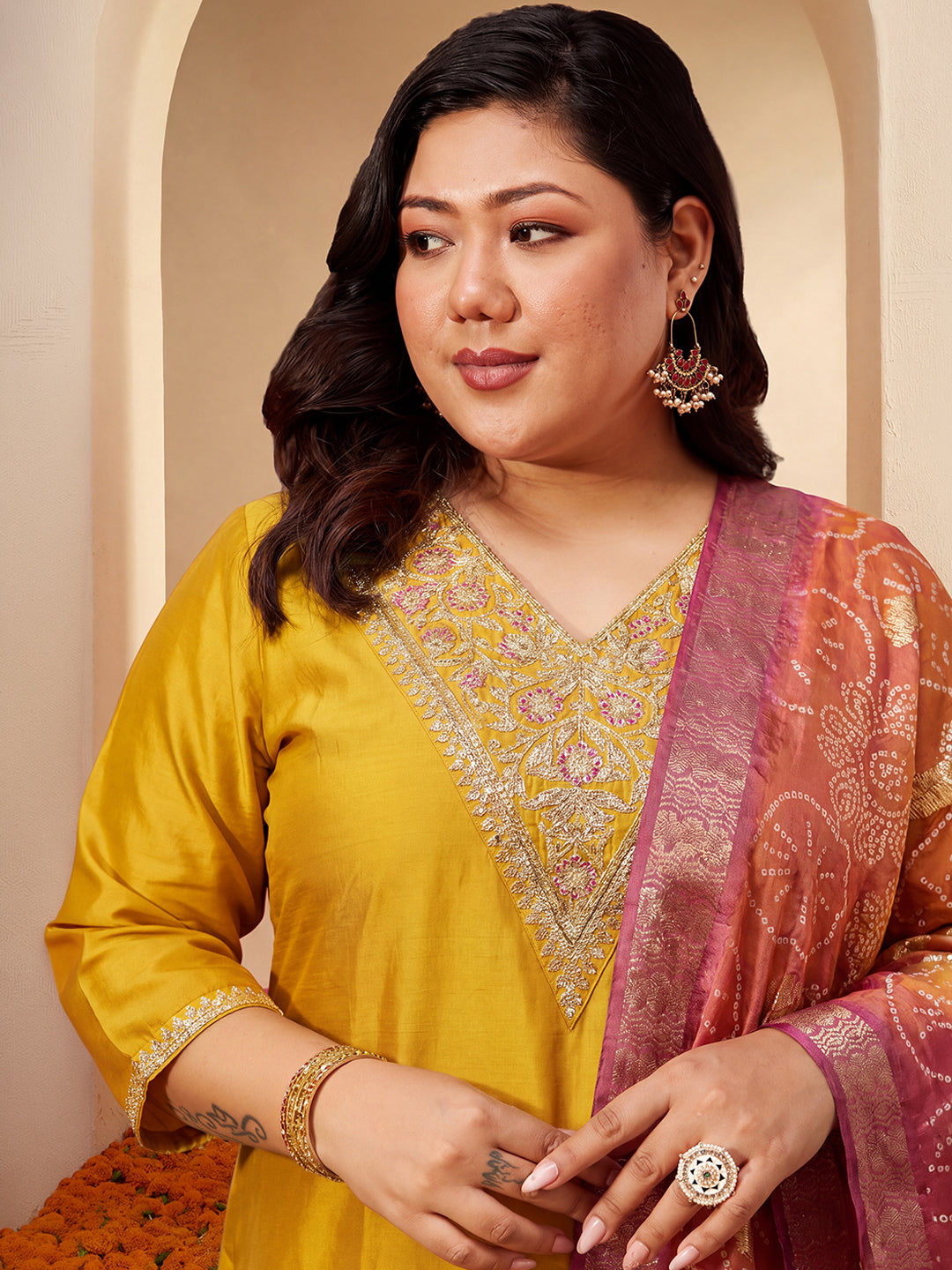 Janasya Women's Plus Size Mustard Chanderi Silk Floral Yoke Embroidered Straight Kurta Set with Bandhani Printed Dupatta