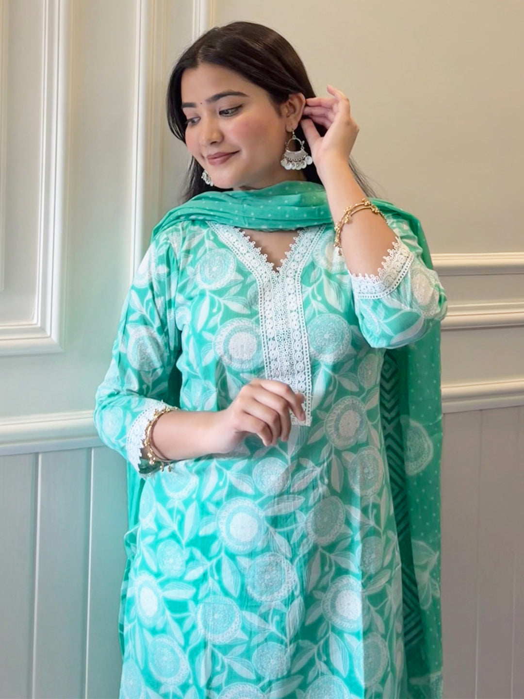 Janasya Women's Light Green Pure Cotton Floral Printed Straight Kurta Set