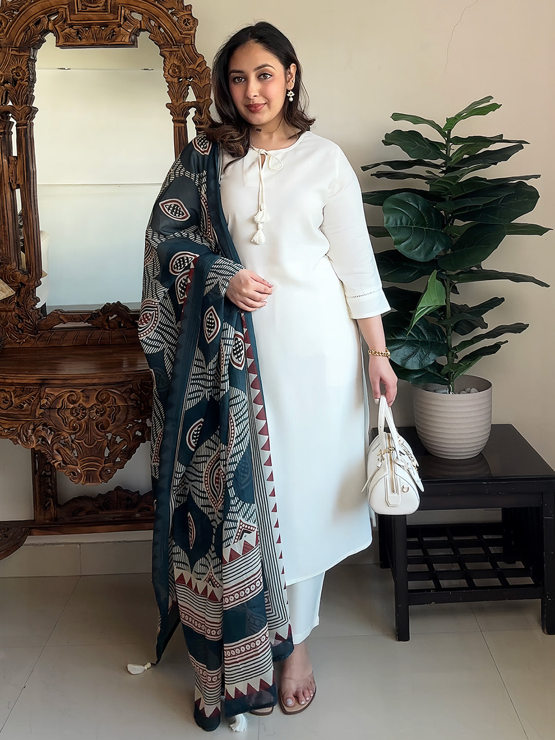 Janasya Women's Off White Rayon Solid Straight Kurta Set