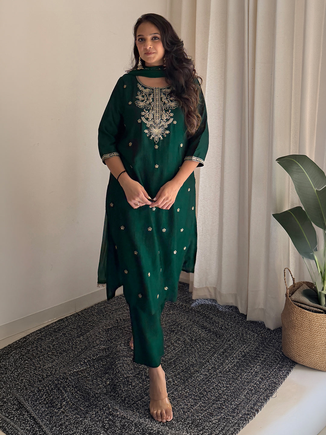 Janasya Women's Bottle Green Silk Blend Floral Zari Embroidered Straight Kurta Set