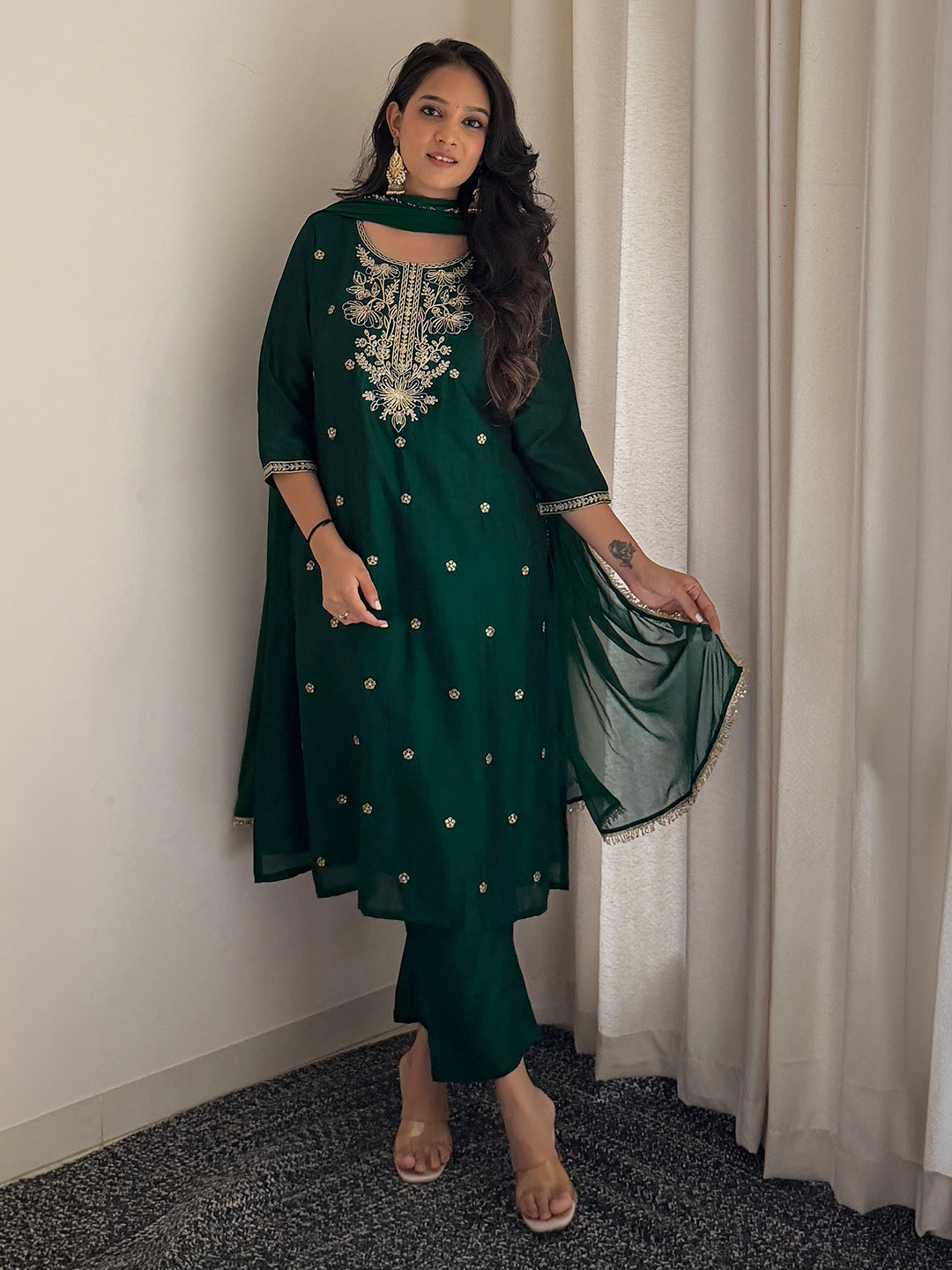 Janasya Women's Bottle Green Silk Blend Floral Zari Embroidered Straight Kurta Set
